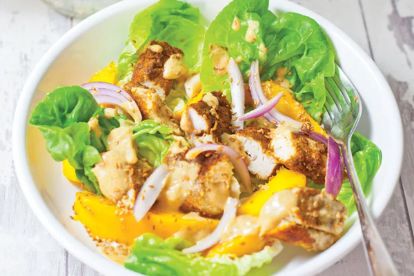 Salade poulet et mangue